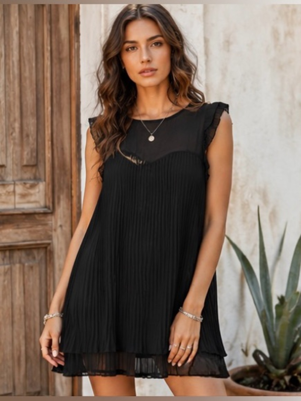 C2 Studio Black Sheer Pleated Mini Flutter Sleeve Lined Chiffon Shift Dress Sz 8
